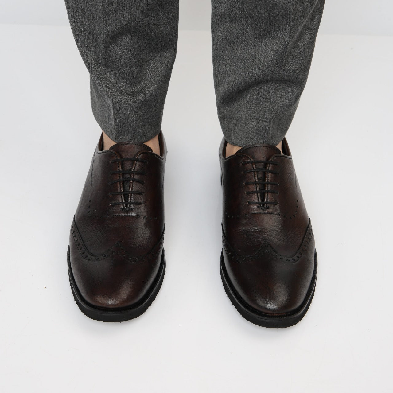 brown-dark Iconic Derby